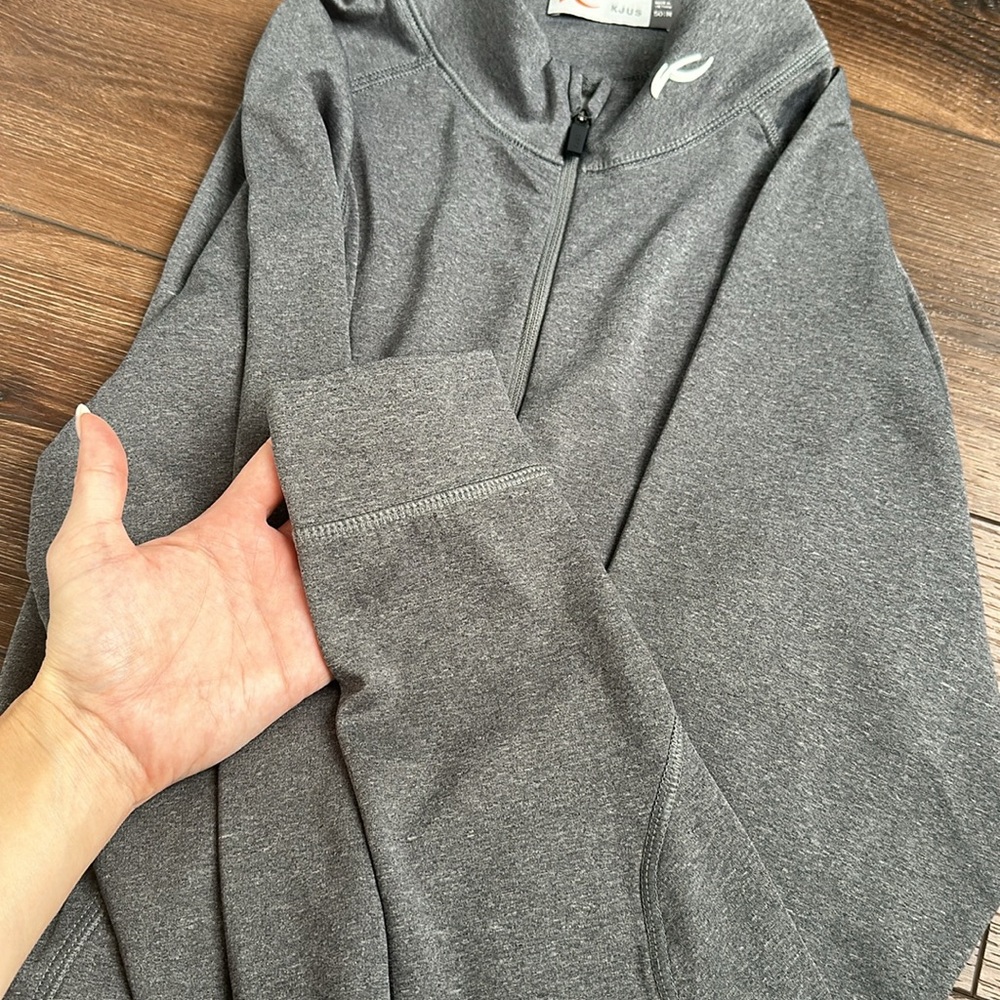 KJUS half zip golf jacket. Size: medium. Carmel Country Club (Charlotte, NC) - Picture 4 of 4